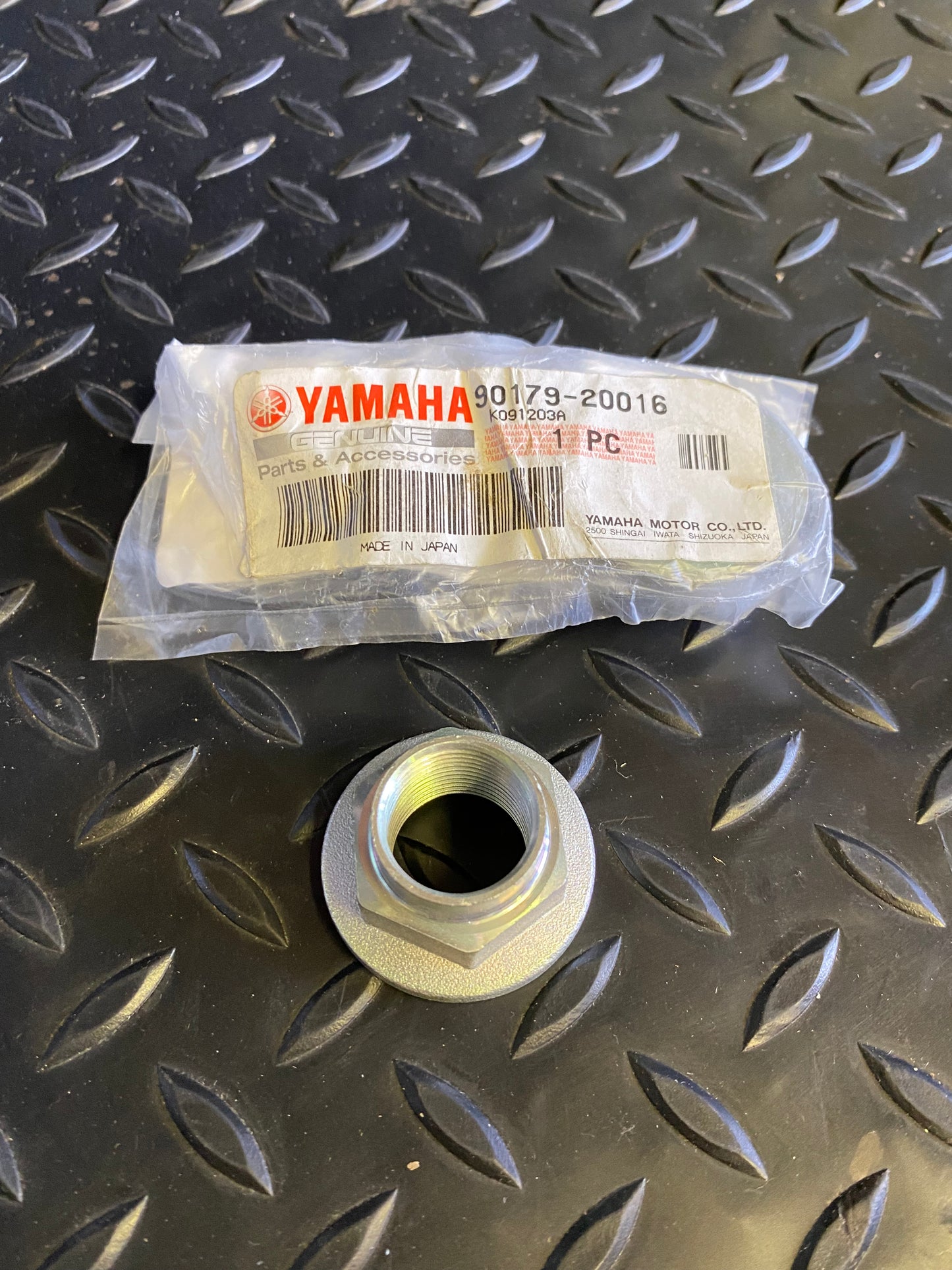 Axle nut 90179-20016