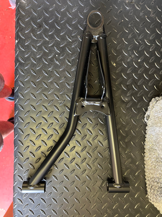 Arm, Control, Upper, Front, LH, Black
1018195-067