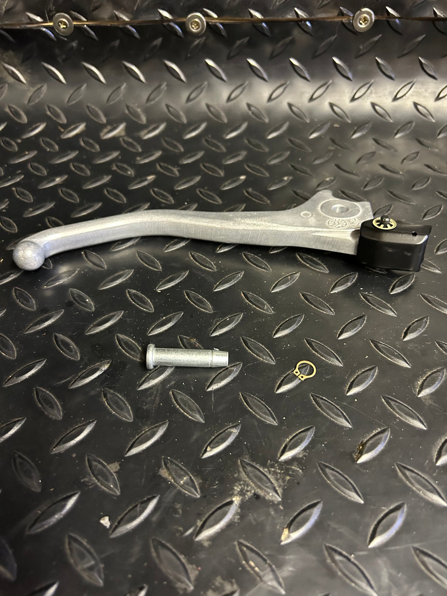 Polaris 550, 570, 850, 1000 Sportsman / Scrambler LEVER KIT
2203053