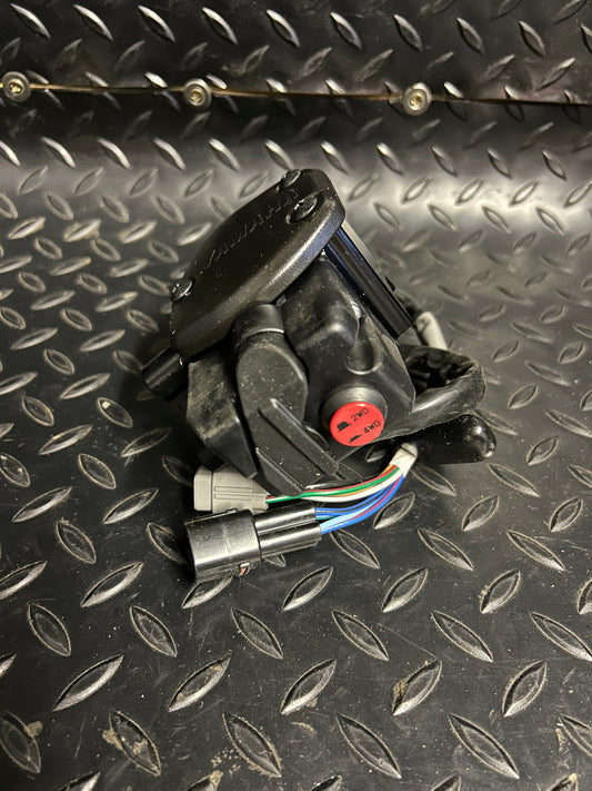 Throttle Lever and 4x4 Control