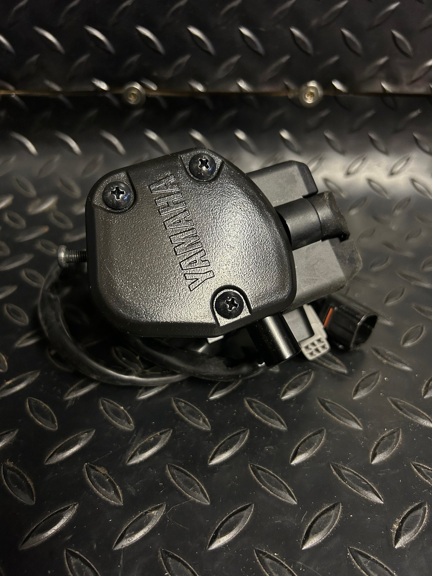 Throttle Lever and 4x4 Control