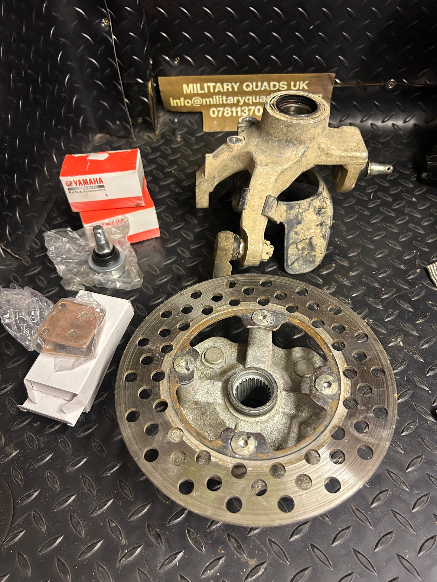 Yamaha Grizzly steering Knuckle (right), Hub, Disc, Front Pads and 2x ball joints