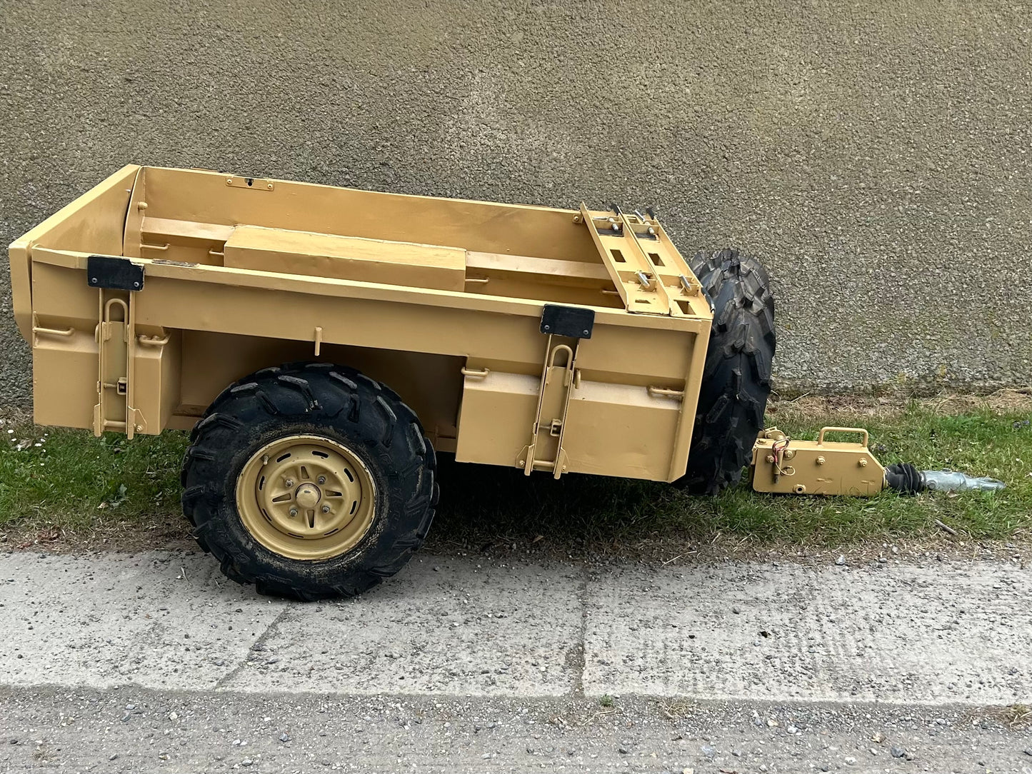 Ex military quad trailer - Logic SMT172B quad trailer (in tan)