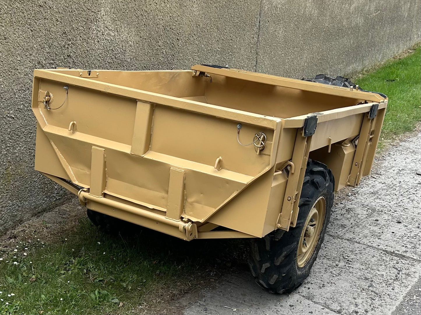 Ex military quad trailer - Logic SMT172B quad trailer (in tan)