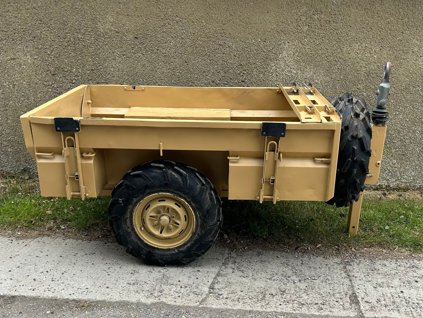 Ex military quad trailer - Logic SMT172B quad trailer (in tan)