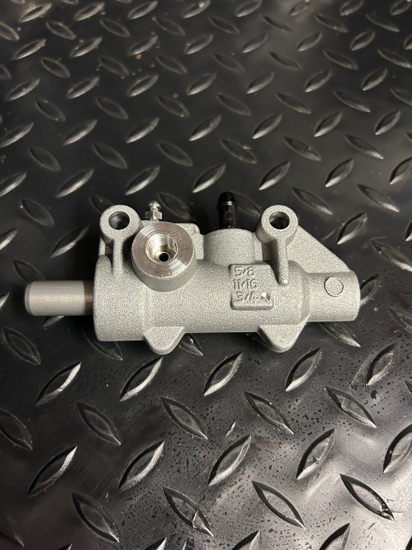 Master Cylinder Assembly, Part 1913033