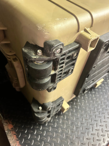 Peli 1650 Pelicase in tan